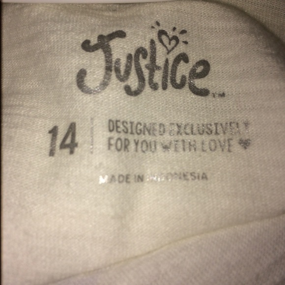 A shoulder free shirt for kids - Picture 2 of 2